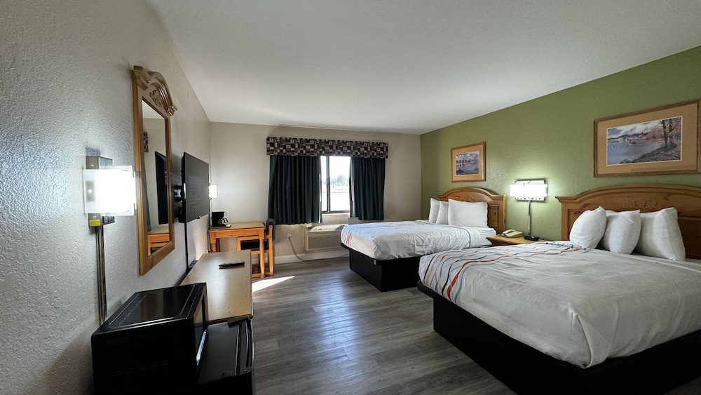 Regency Inn And Suites 13/51