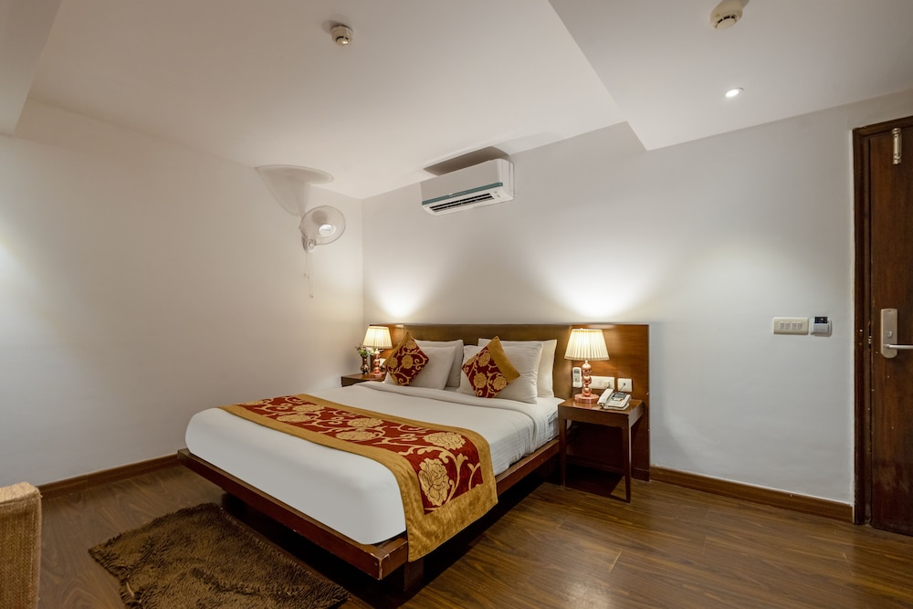 غرفة ديلوكس بسرير كينج، Hotel Arch Plaza 5/10