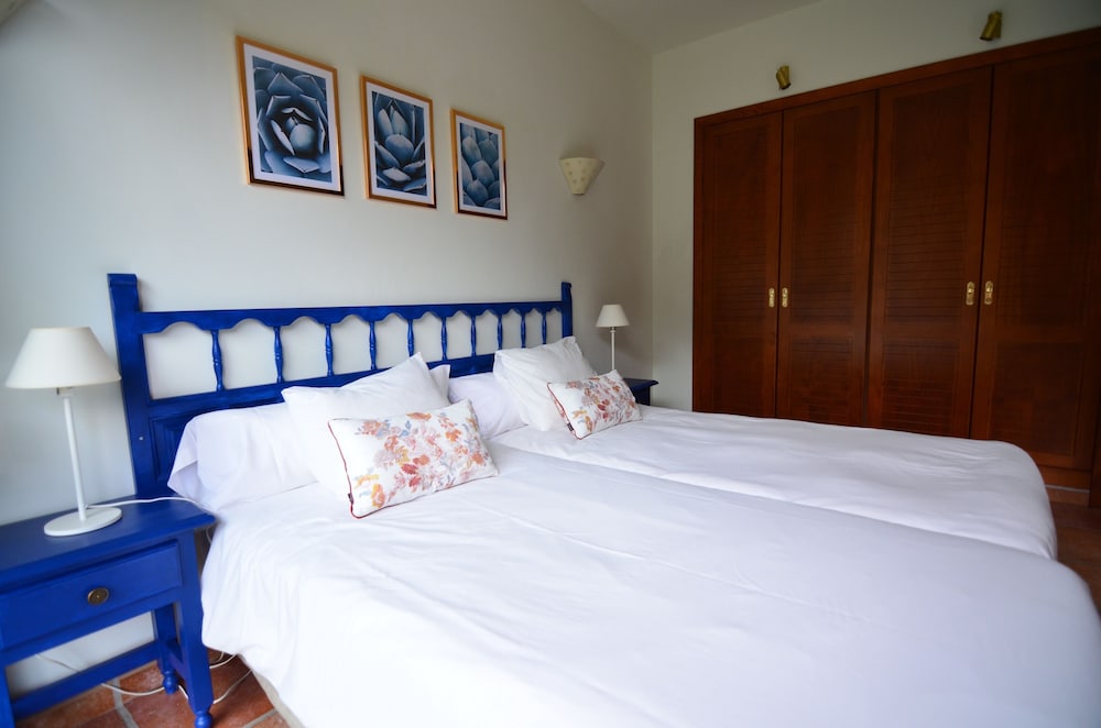 APARTAMENTOS LOS TELARES 10/50