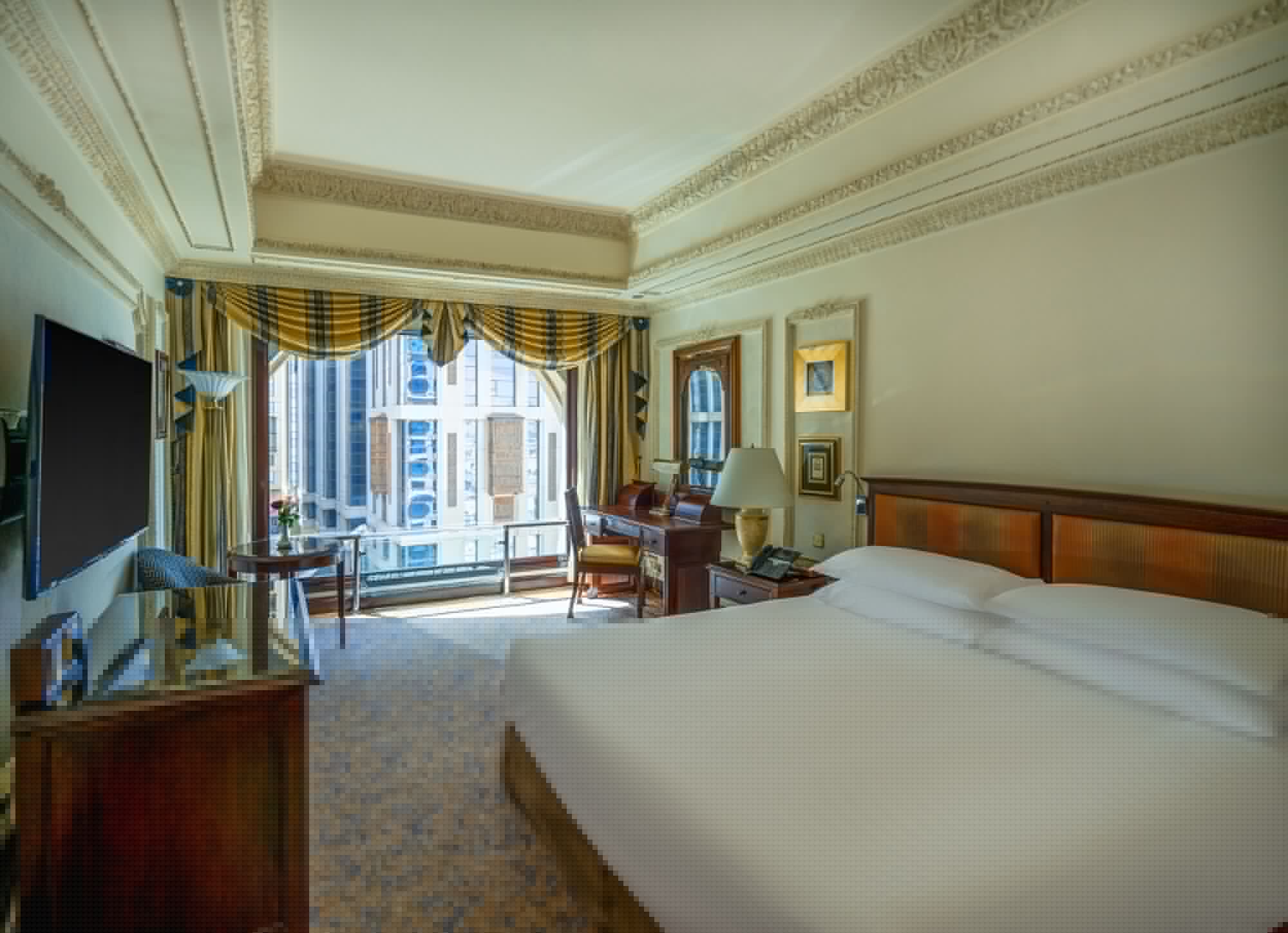 1 BEDROOM, SUITE, CITY VIEW