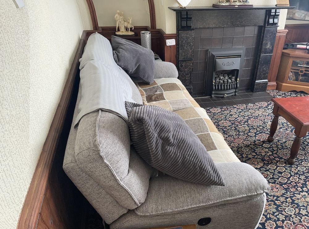 Ivydene Hotel 31/50