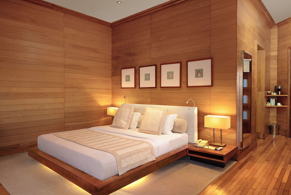 Overwater, Villa, King Bed, Jetted Tub