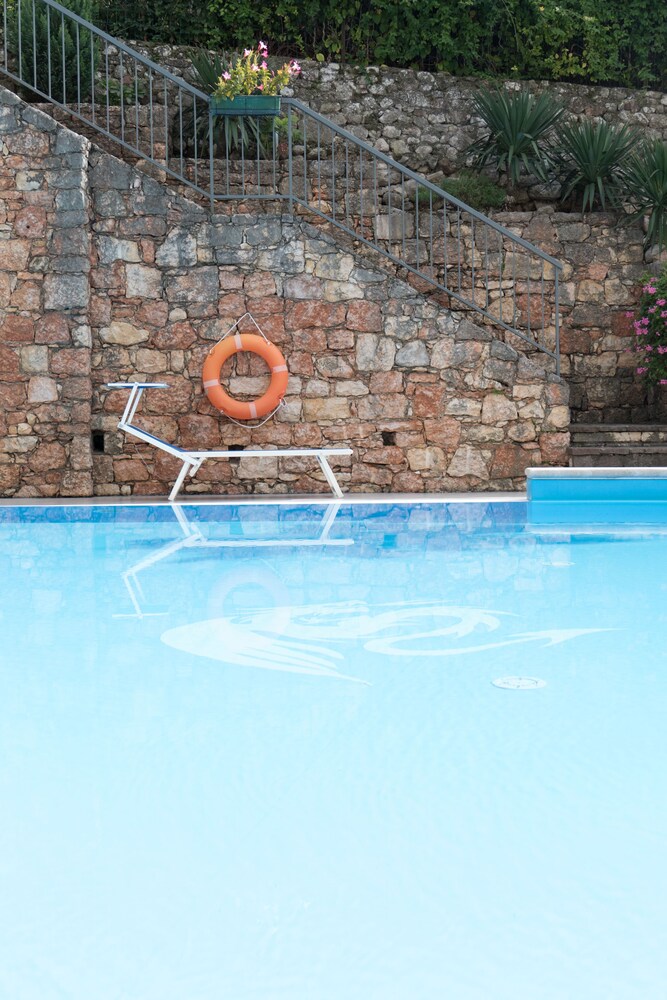 HOTEL DRAGO 49/50