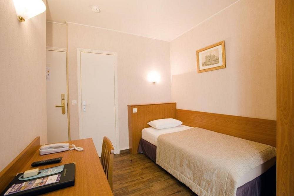ROOM, SINGLE