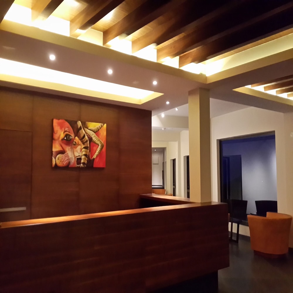 POETREE SAROVAR PORTICO 19/74