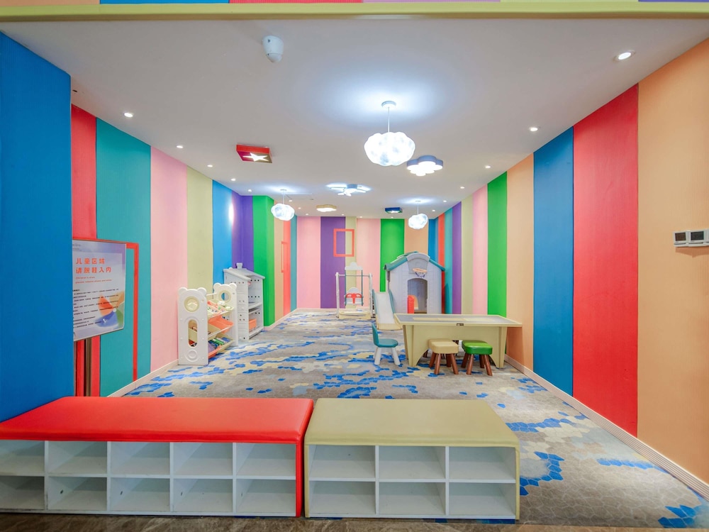 NOVOTEL GUIYANG DOWNTOWN 37/44