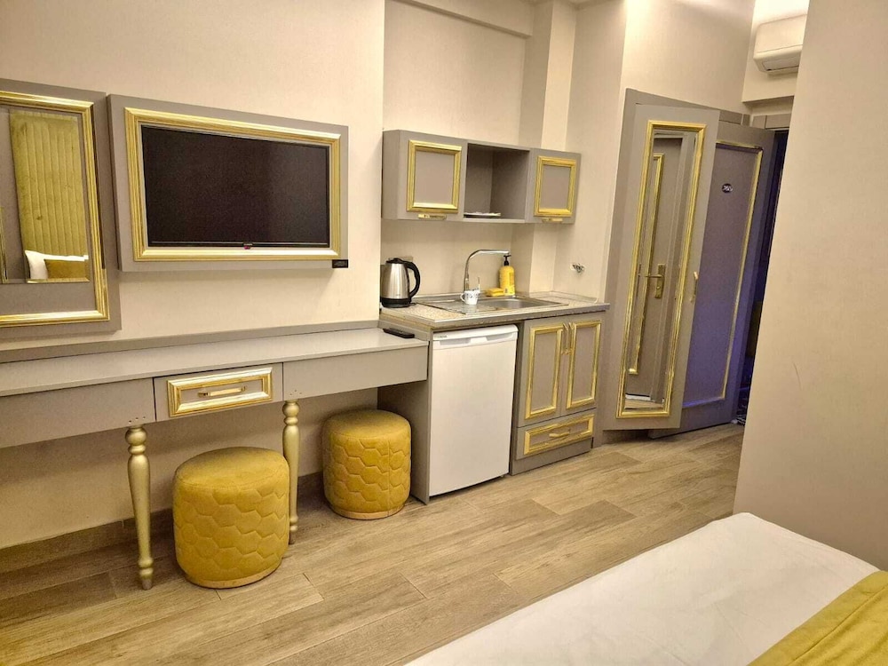 Taksim La Marino Hotel 50/50