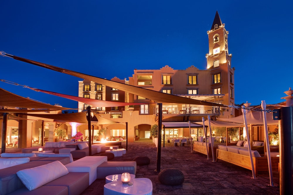 The Address Boutique Hotel in Arsenal VCA