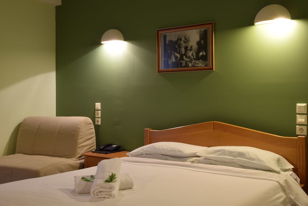Mont Helmos Hotel 16/71