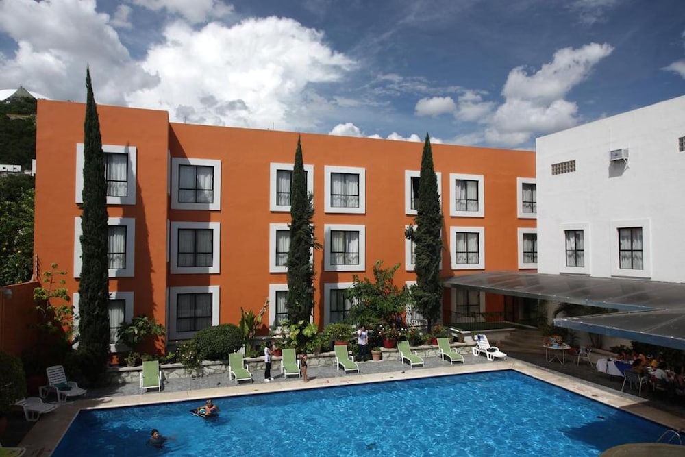 Hotel Oaxaca Dorado 5/50
