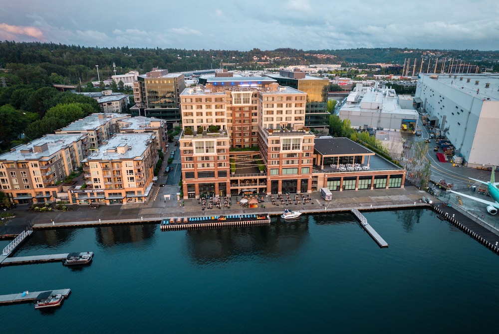 Hyatt Regency Lake Washington 4/50