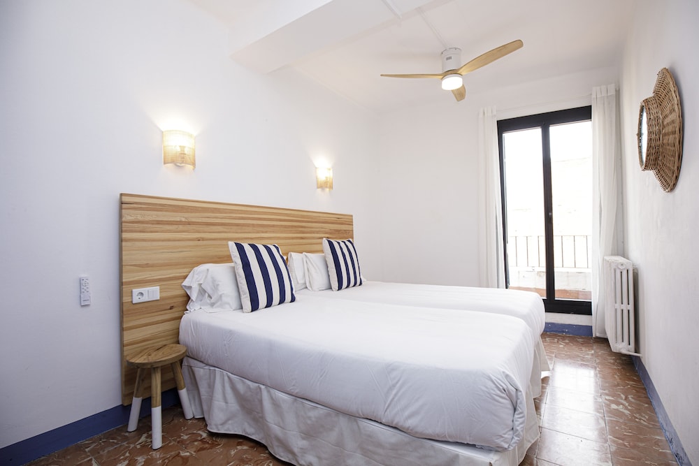Hostal Mas 11/42
