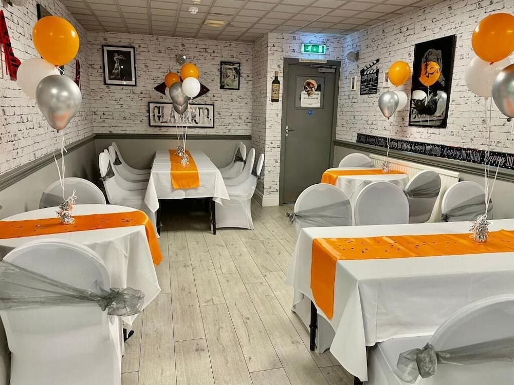 The New Sandringham Court Hotel & Norma Jeans Bar&Brasserie 35/50