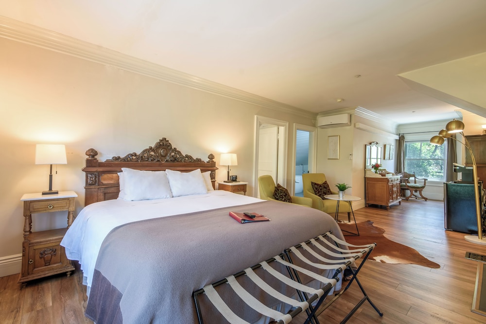 Cedar Gables Inn 33/68