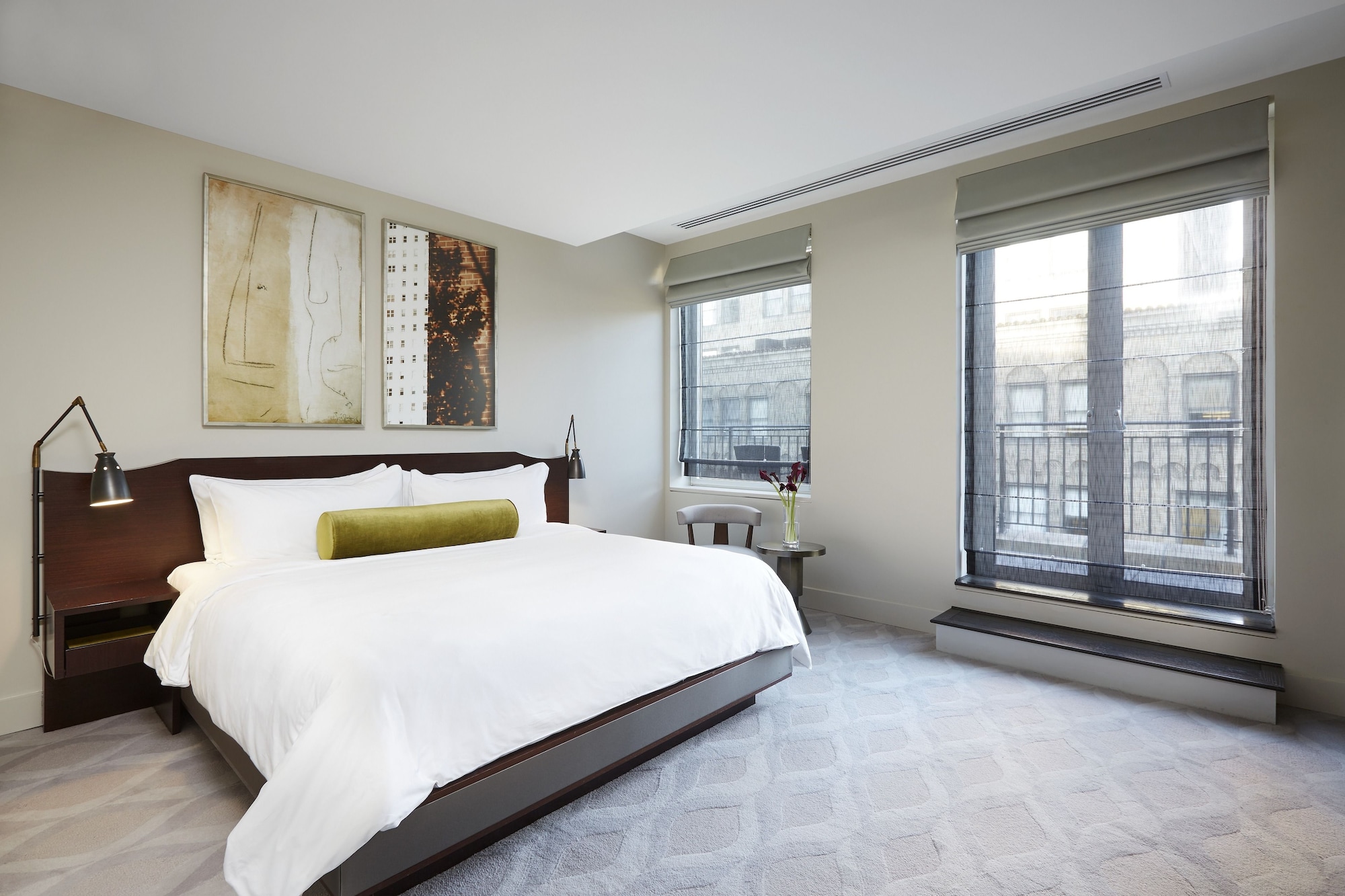 DELUXE, 2 DOUBLE BEDS