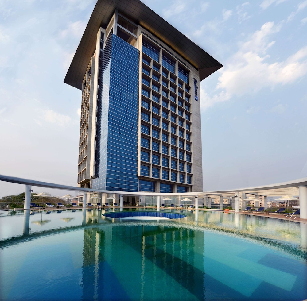 Radisson Blu Chattogram Bay View 7/70