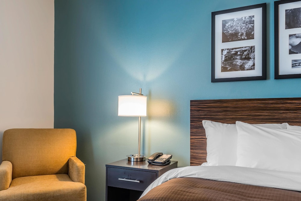 Sleep Inn & Suites Cumberland 26/53