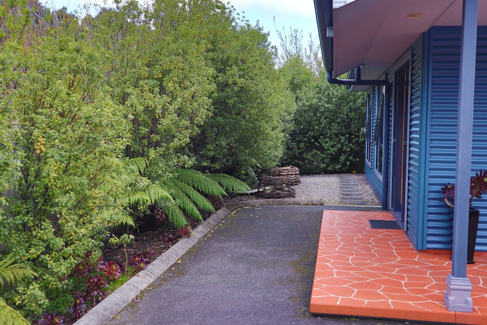 Strahan Bungalows 37/44
