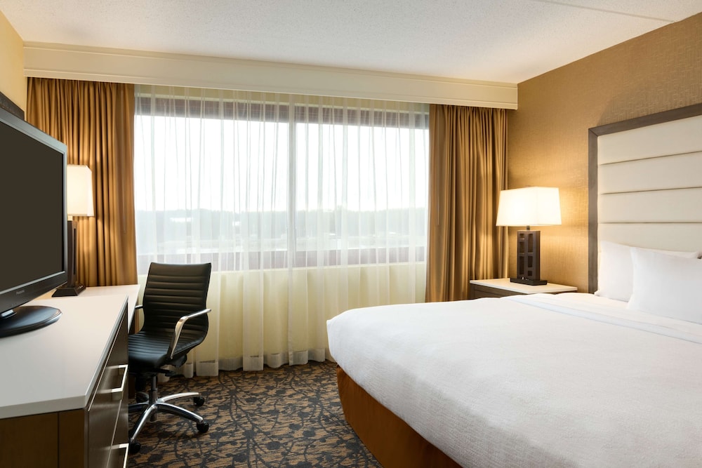 Embassy Suites by Hilton Boston Waltham 13/66