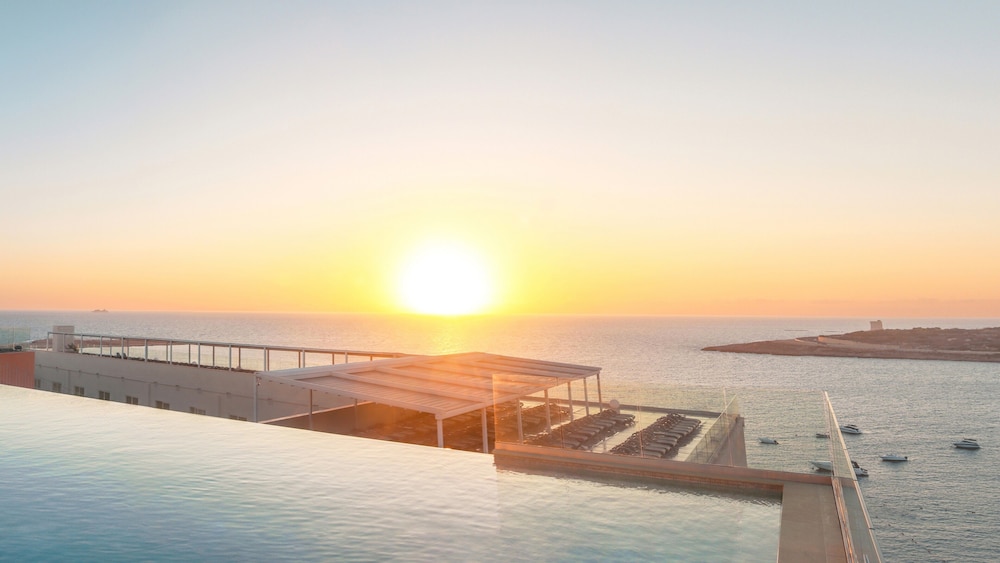 Qawra Palace Resort & Spa 62/66