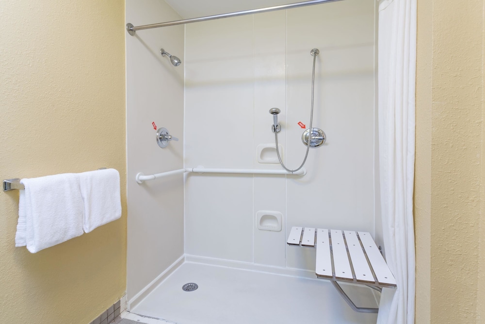 Microtel Inn Suites By Wyndham Hillsborough 11/25