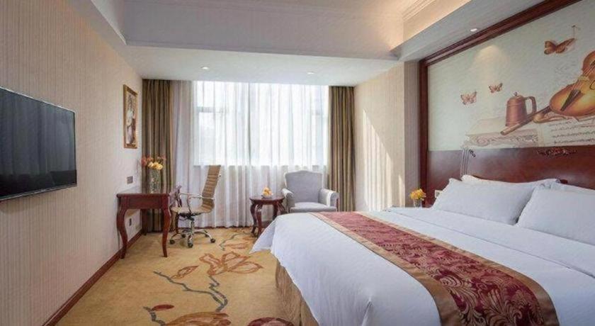 Vienna Hotel (Zhongshan Guzhen Lighting Expo Center) 25/60