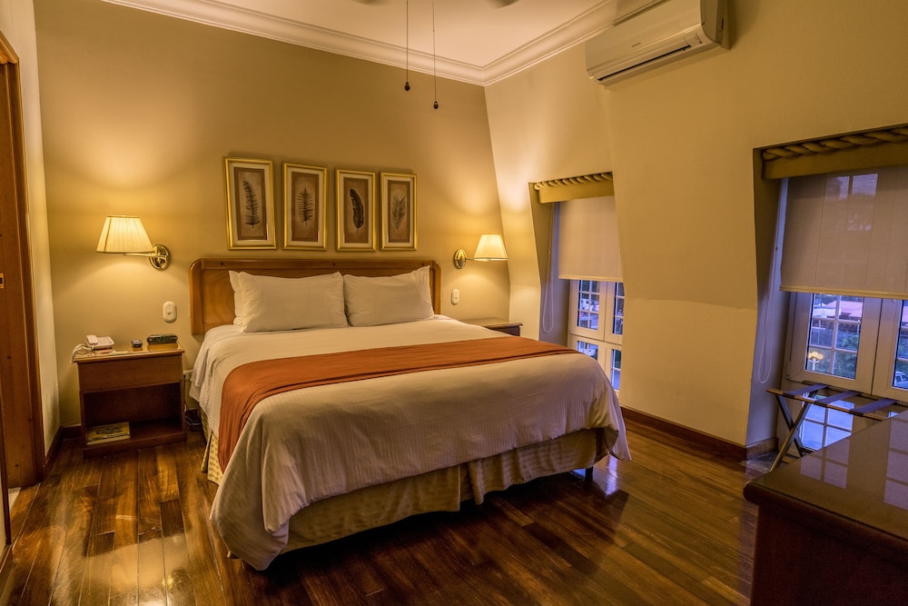 HOTEL SAN CARLOS 14/85