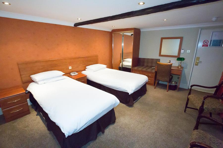 Room, Twin Beds