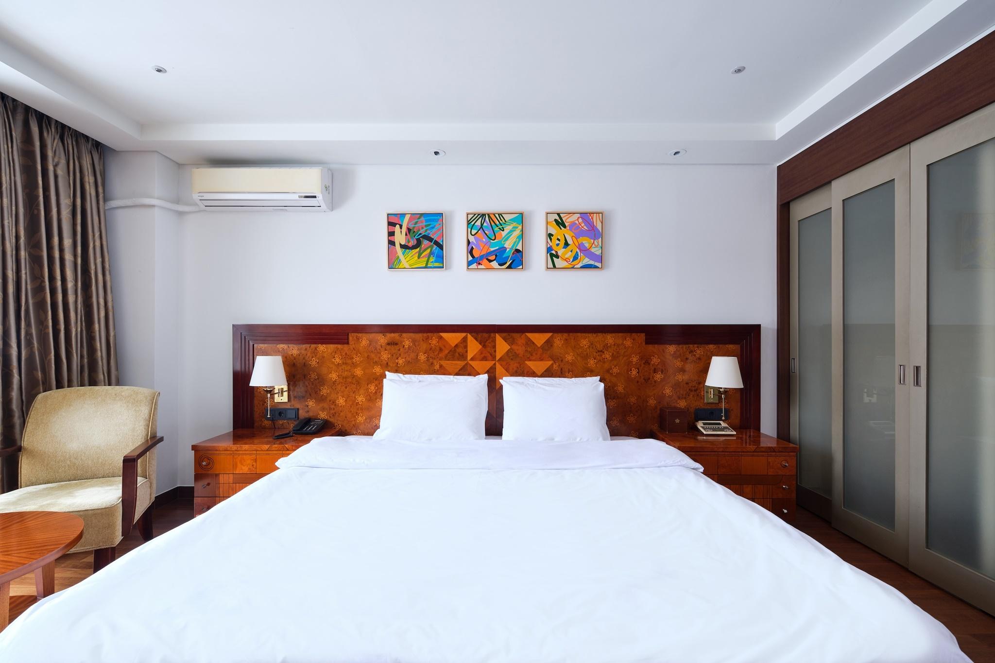 Superior, Deluxe, Suite, Single Bed