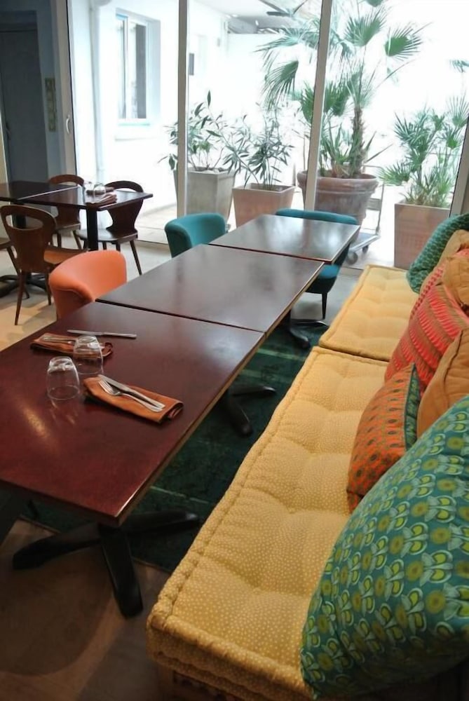HOTEL DENFERT MONTPARNASSE 24/33