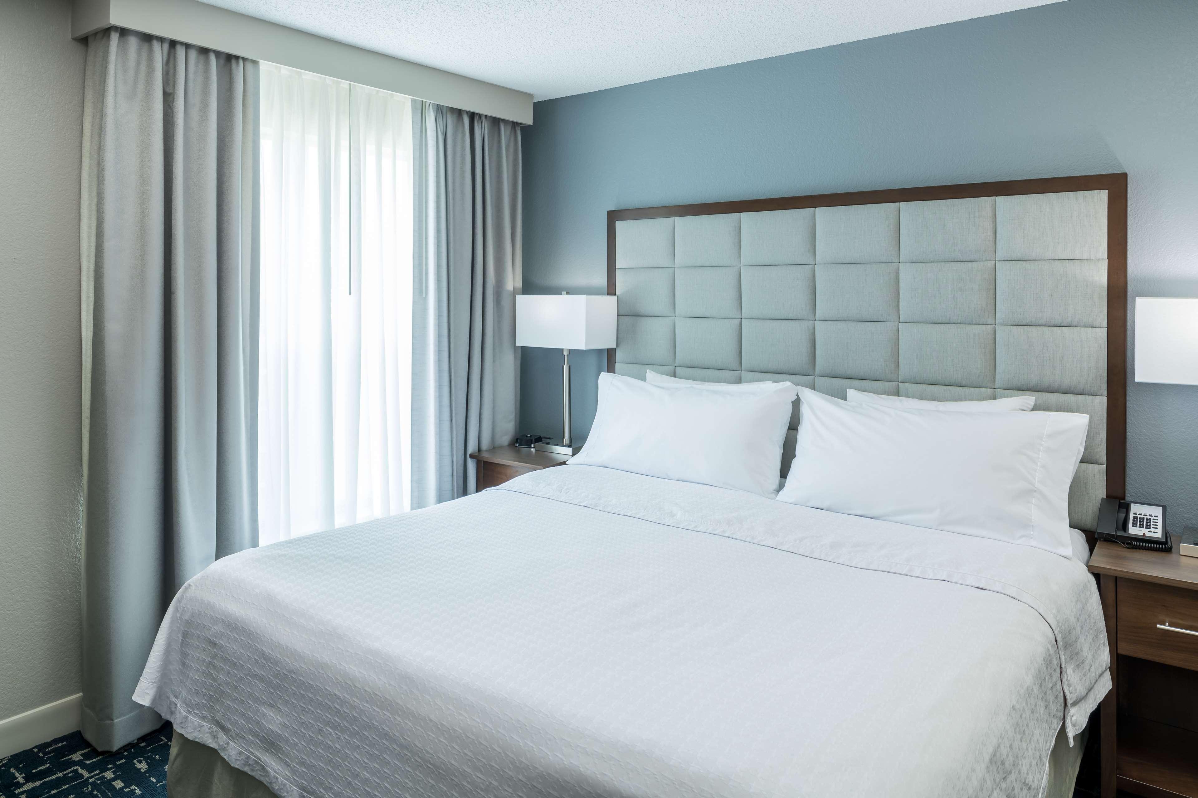 1 BEDROOM, SUITE, KING BED