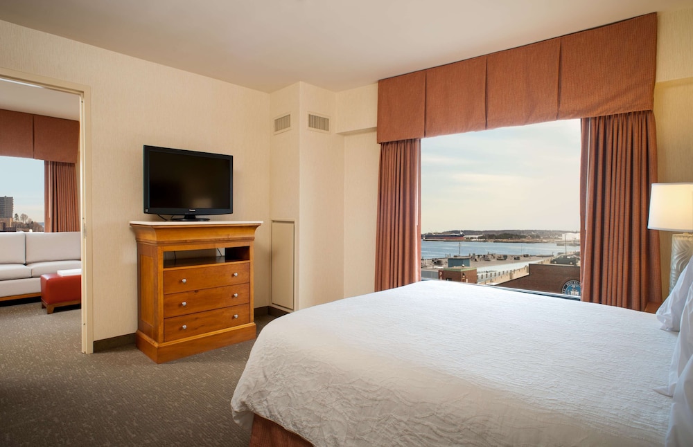 Hilton Garden Inn Portland Downtown Waterfront 13/41