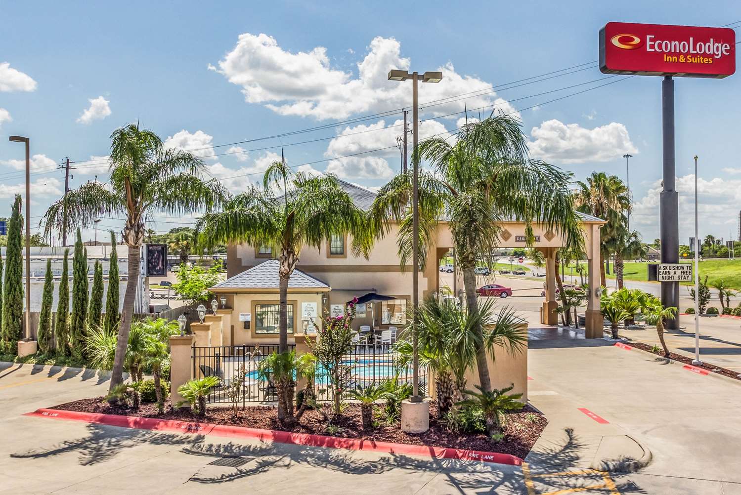 Econo Lodge Inn & Suites Corpus Christi 10/15