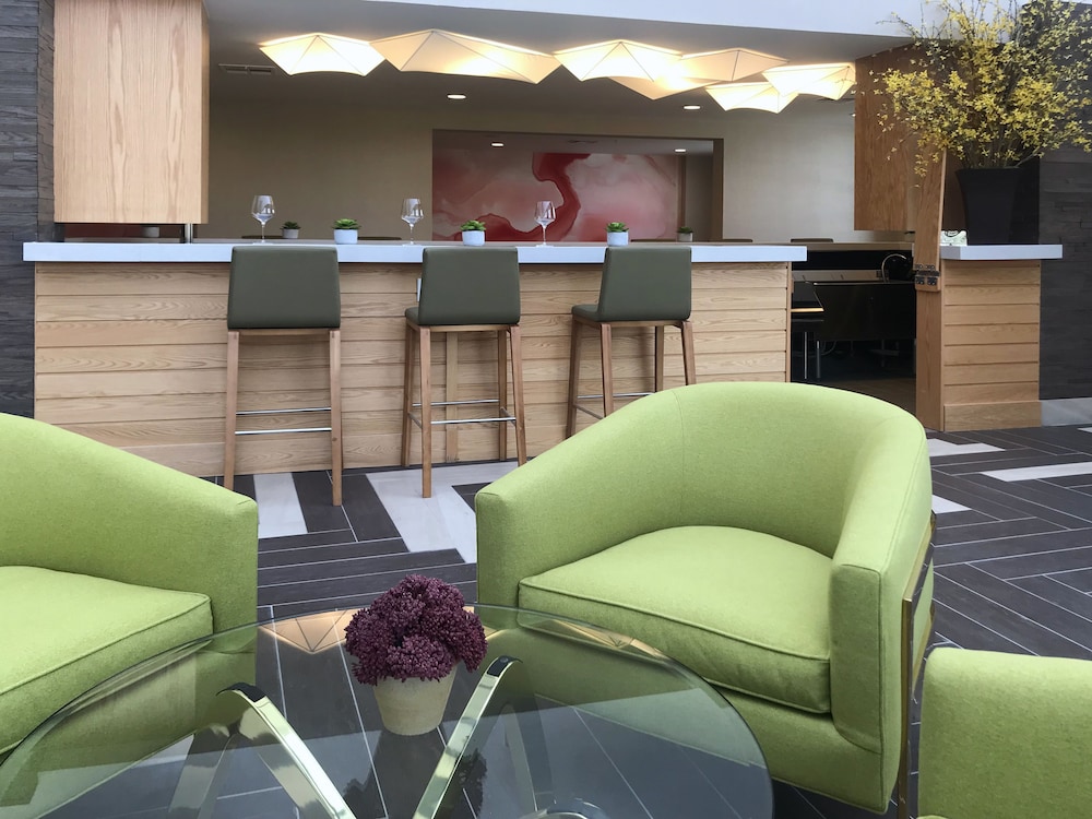 Doubletree By Hilton Pomona 63/64