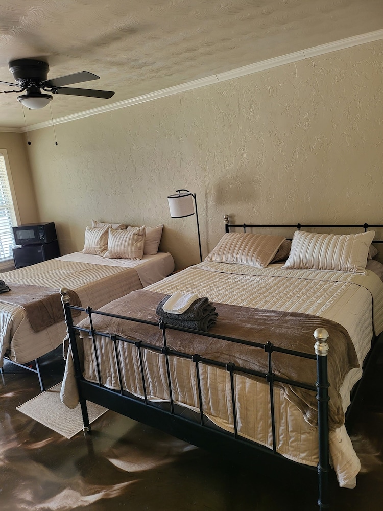 Shamrock Cove Inn 14/50