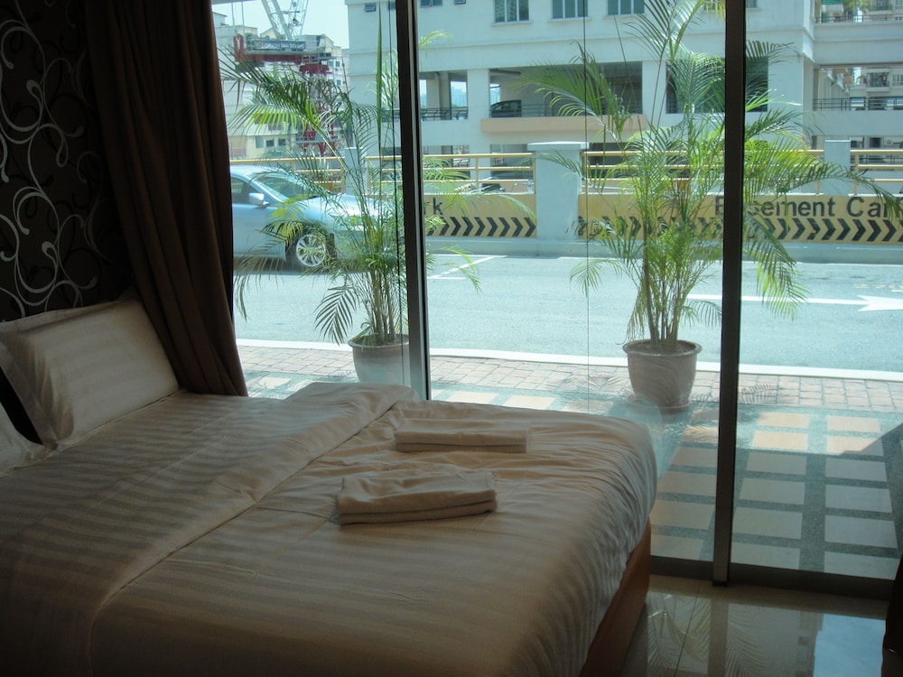 1 HOTEL KUCHAI LAMA 28/49
