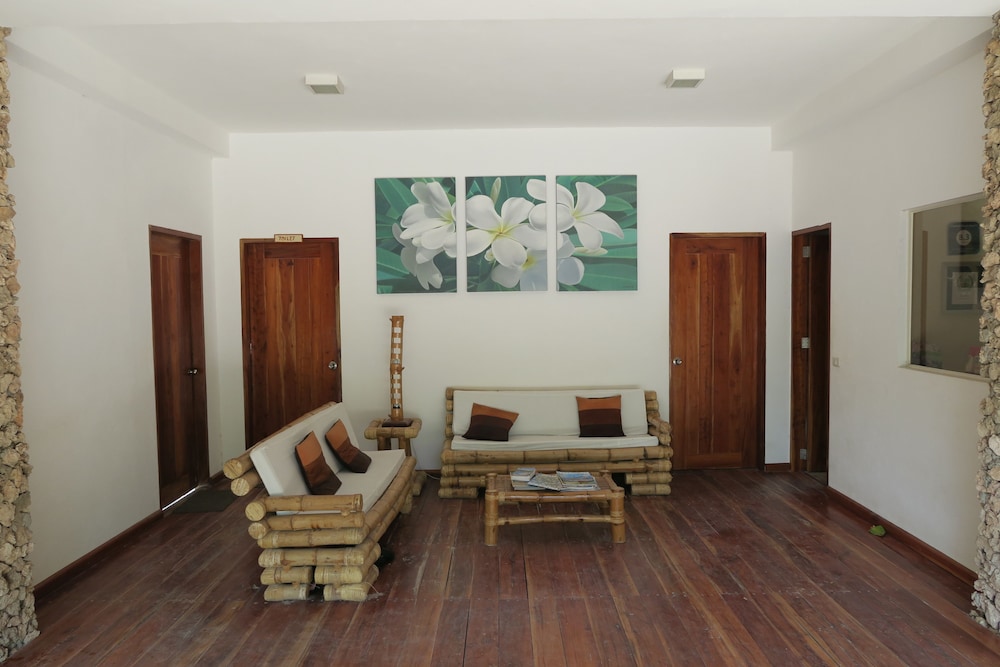 Tepanee Beach Resort 41/63