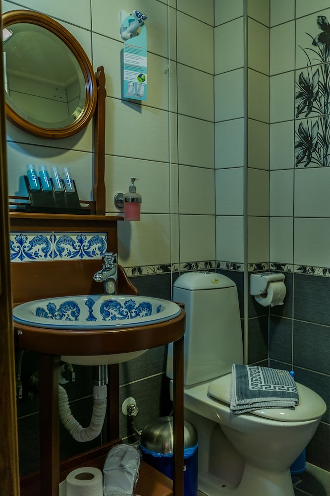 EPAVLIS BOUTIQUE 69/72