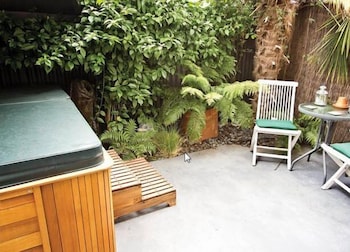 blenheim palms motel