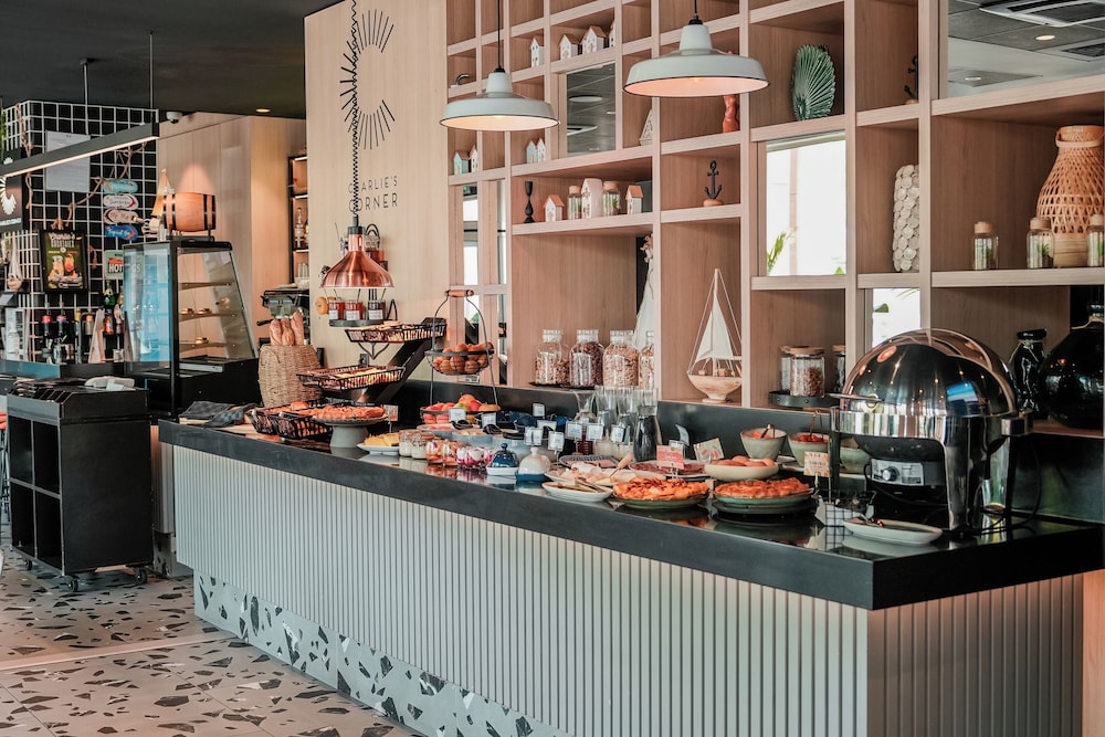 Ibis Martigues 63/70