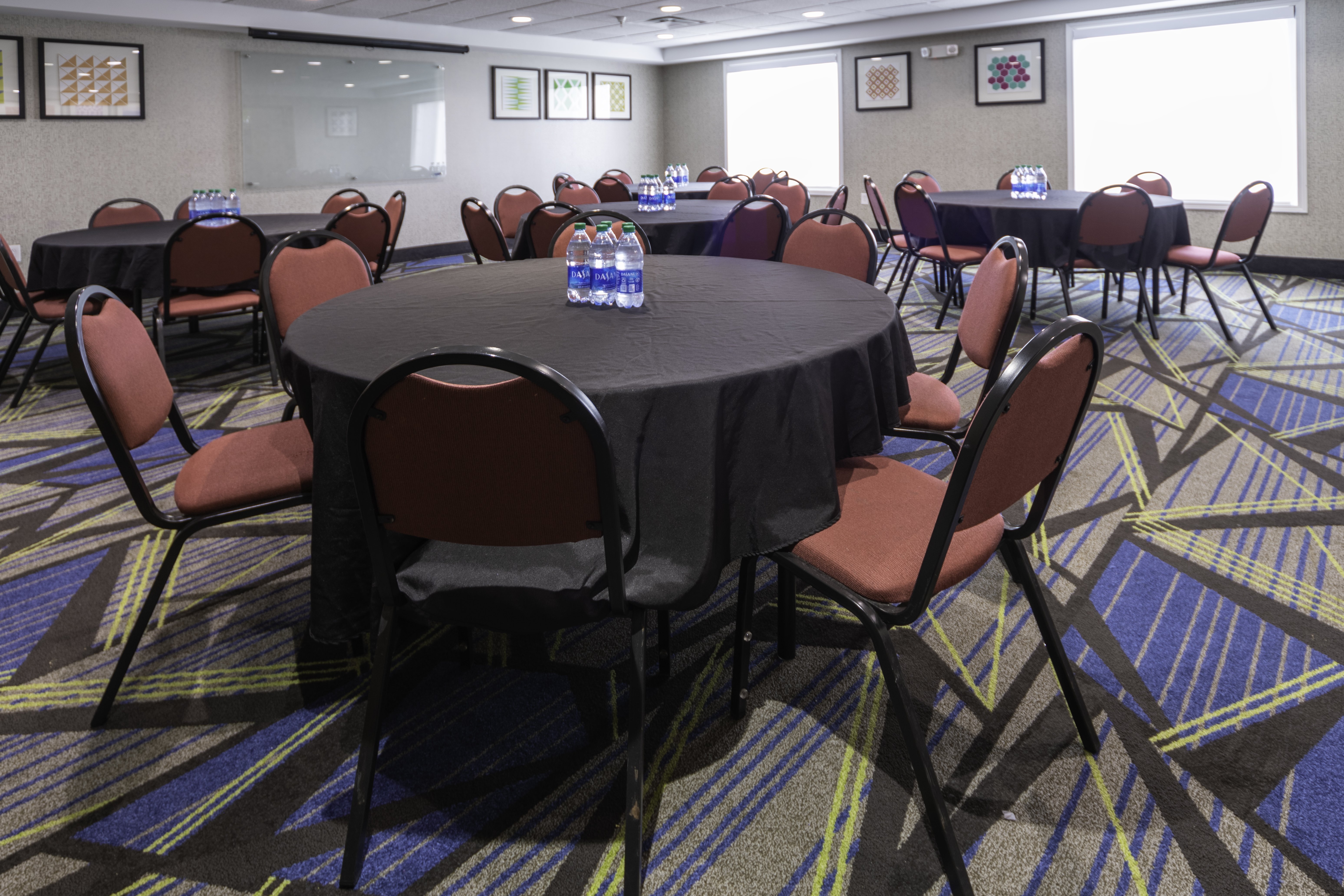 HOLIDAY INN EXPRESS ROCHELLE 68/71