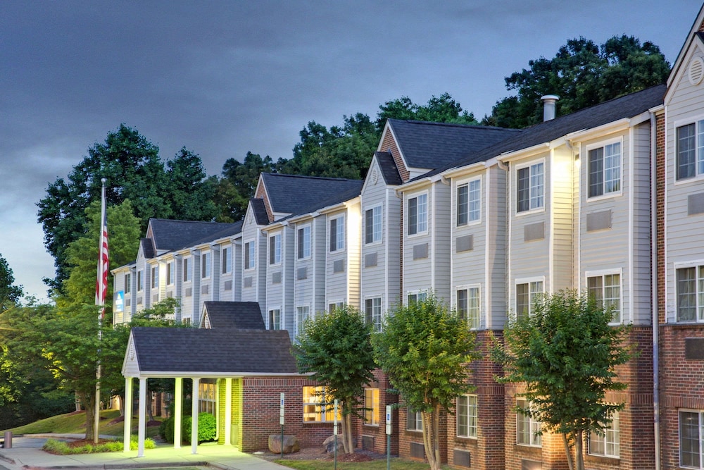 Microtel Inn and Suites by Wyndham Charlotte University Place 1/25