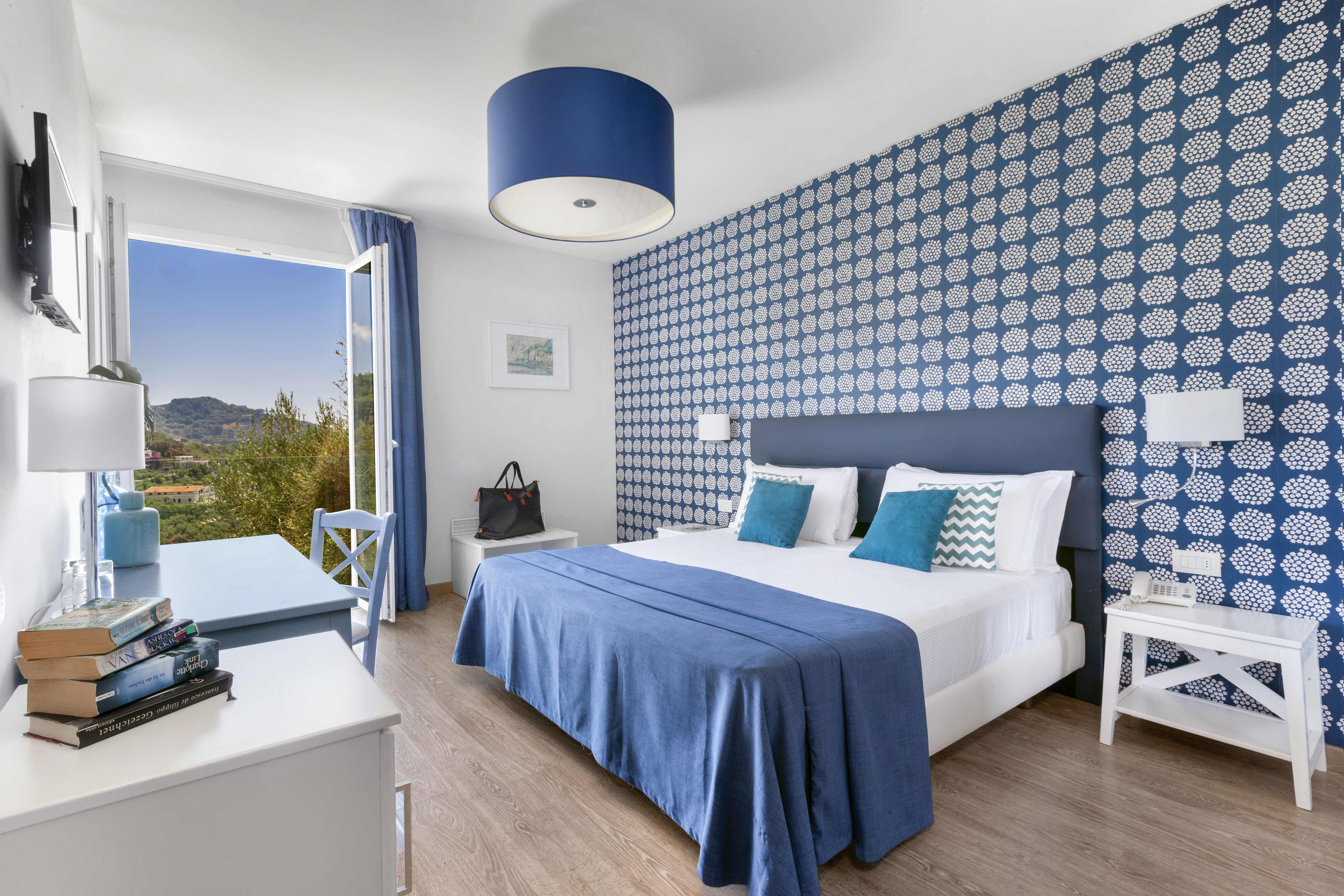 ROOM, DOUBLE BED, SEA VIEW, FRENCH BALCONY