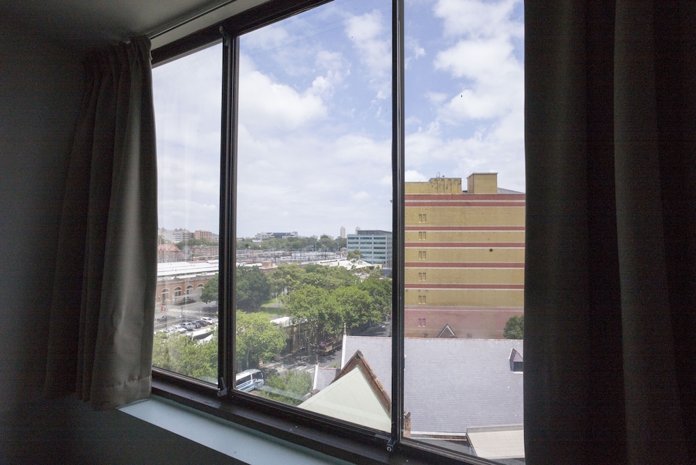 YHA Sydney Central 11/32