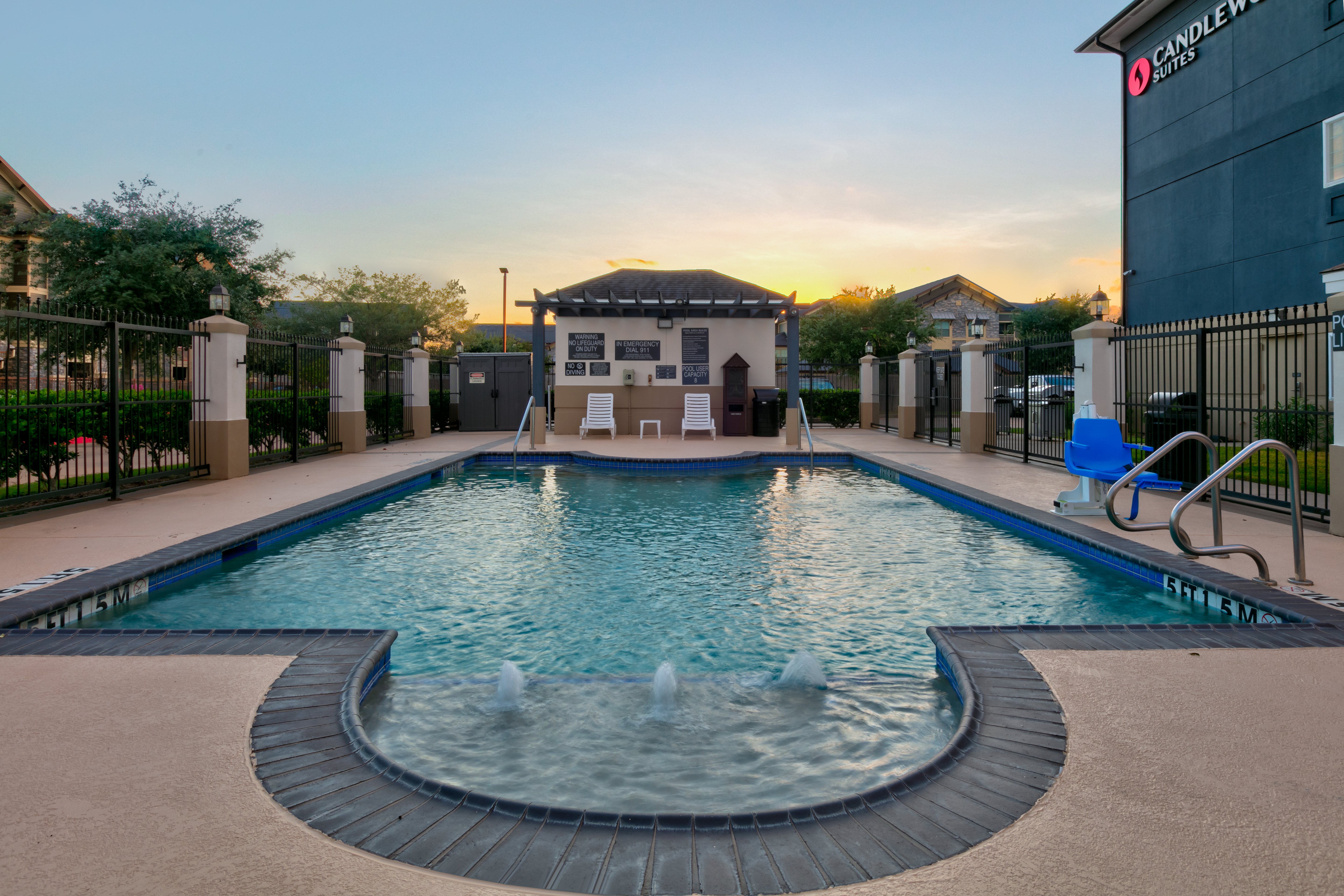 Candlewood Suites Lake Jackson Clute 60/60