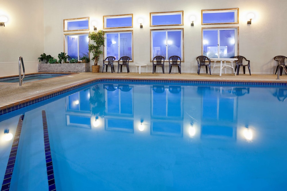 GrandStay Hotel & Suites Waseca 16/29