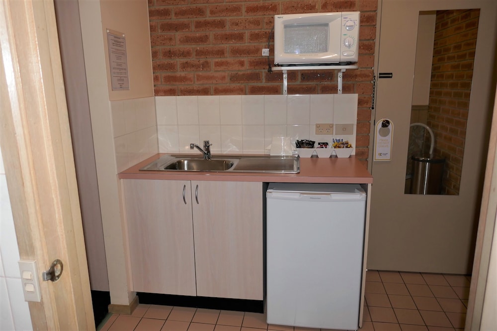 Colonial Motor Inn Bairnsdale 16/37