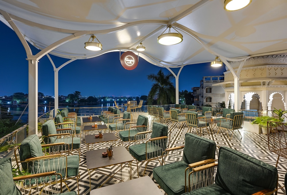 Hotel Swaroop Vilas 43/49