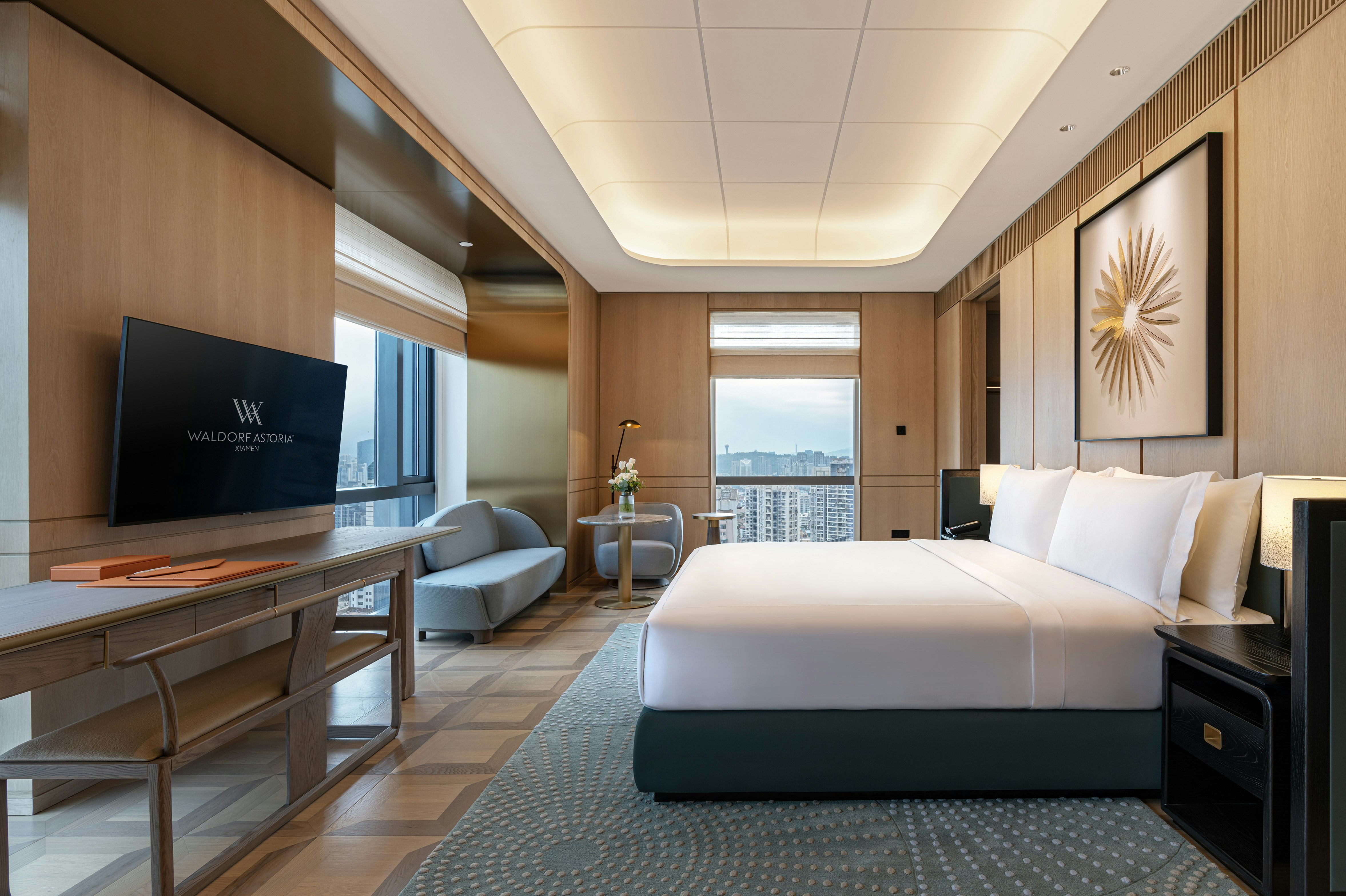 PRESIDENTIAL, SUITE