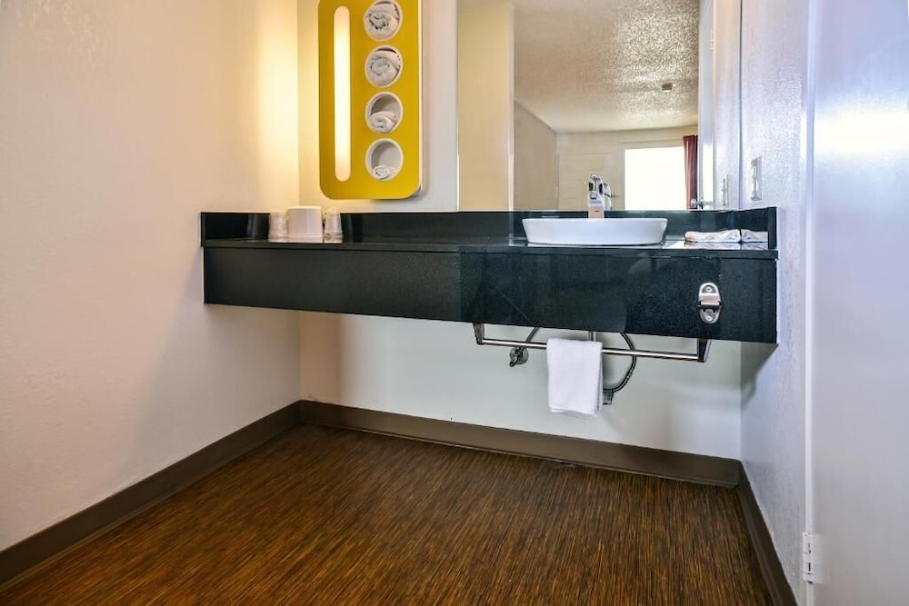 Motel6 Saint Joseph, MO 8/57